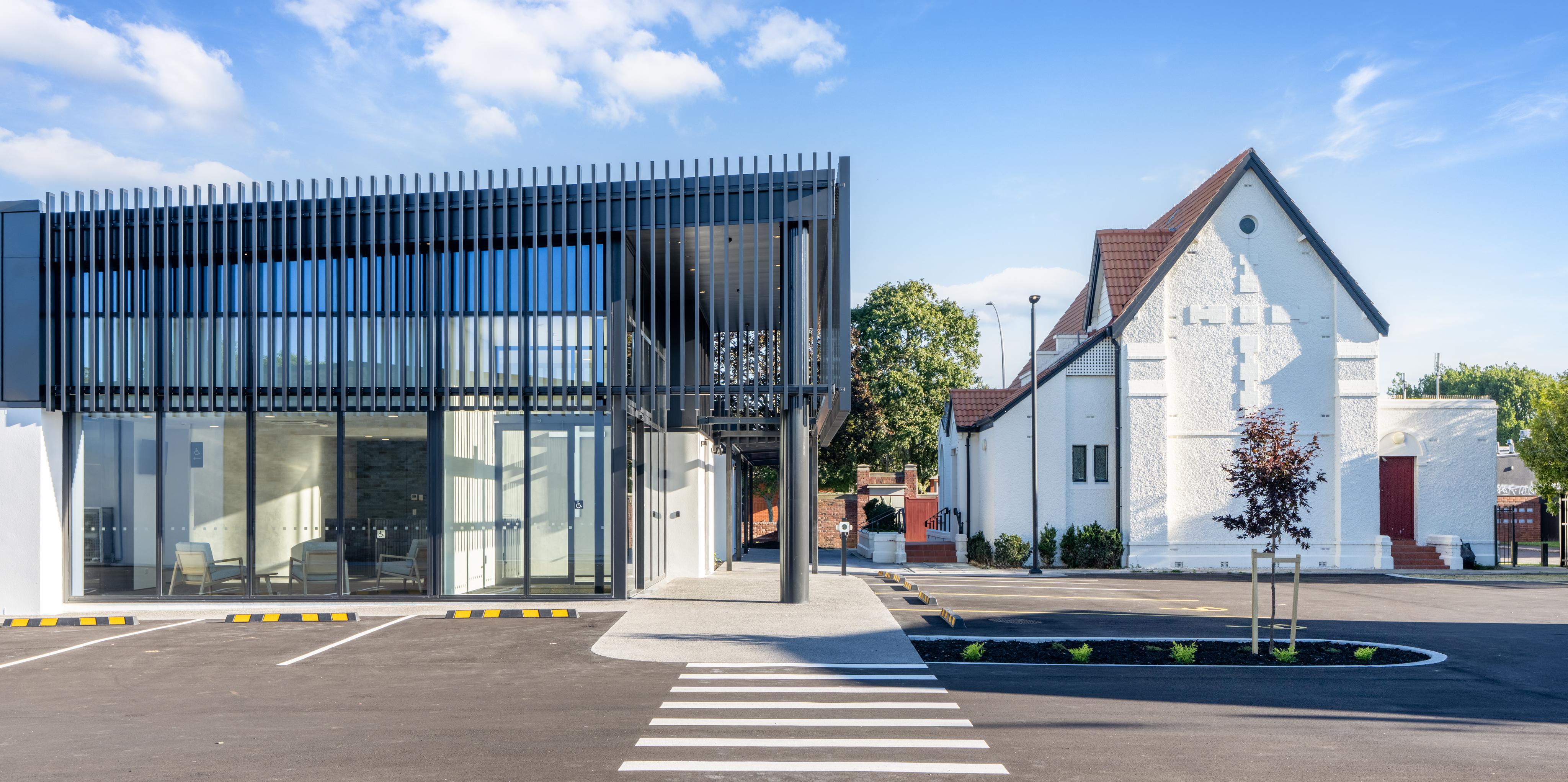 Chanel Centre Exterior Conrad Blind PictureShow 06 v3