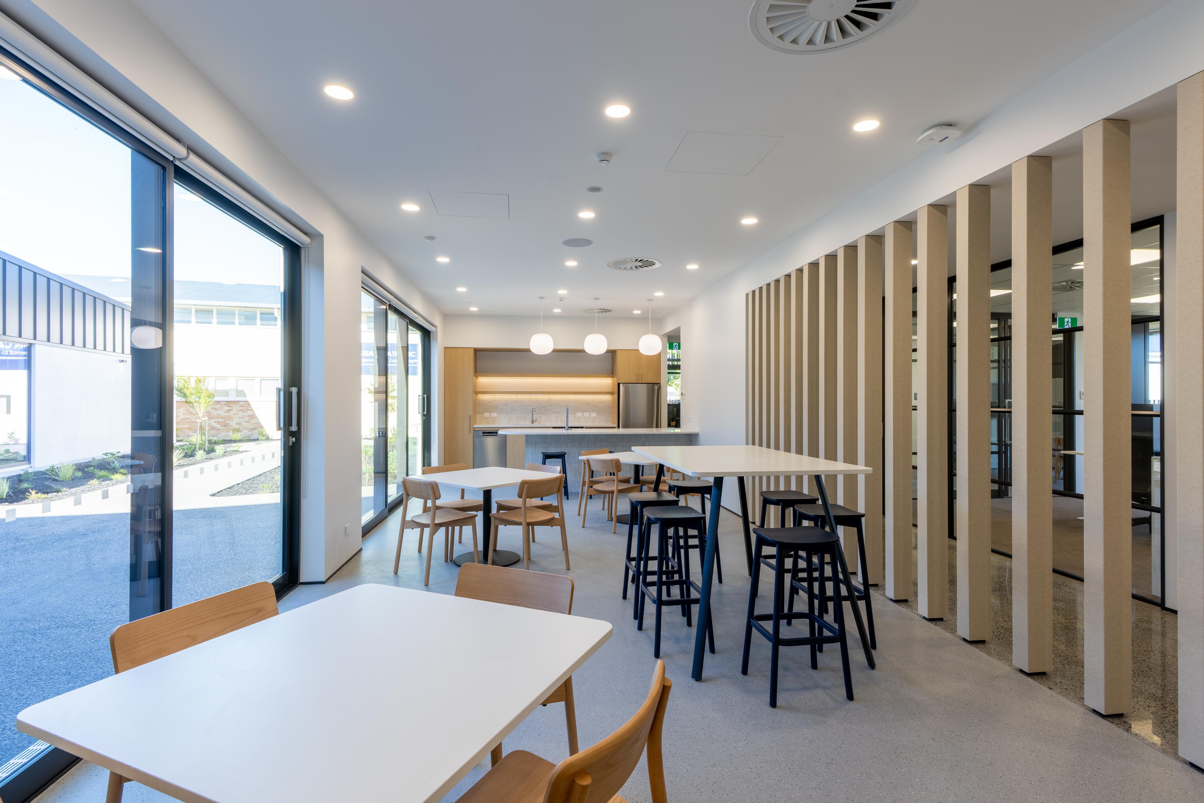 Chanel Centre Interior 02 Conrad Blind PictureShow 04 v3