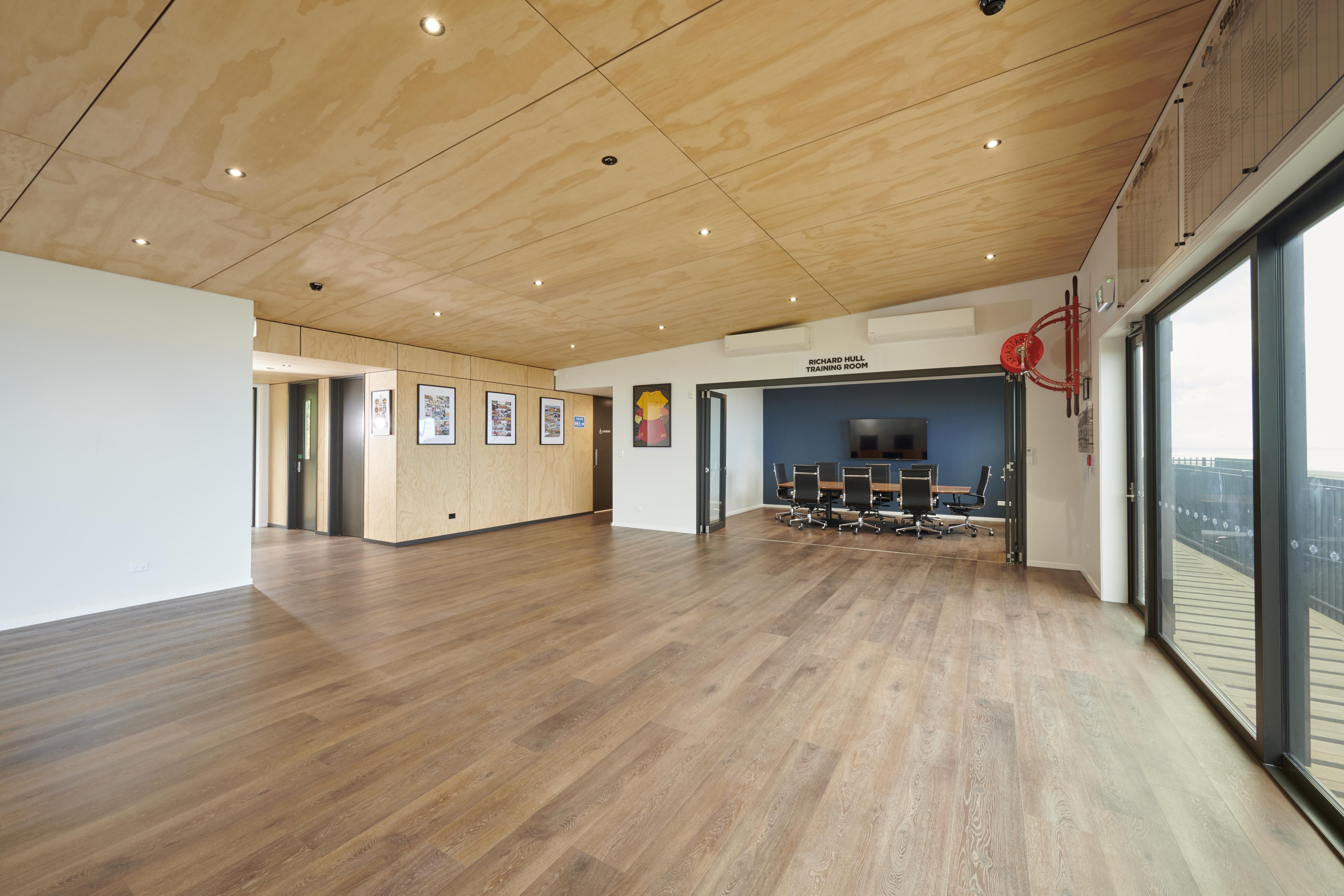 Kariaotahi Surf Club Lounge CraigBrown Photography 5 v3