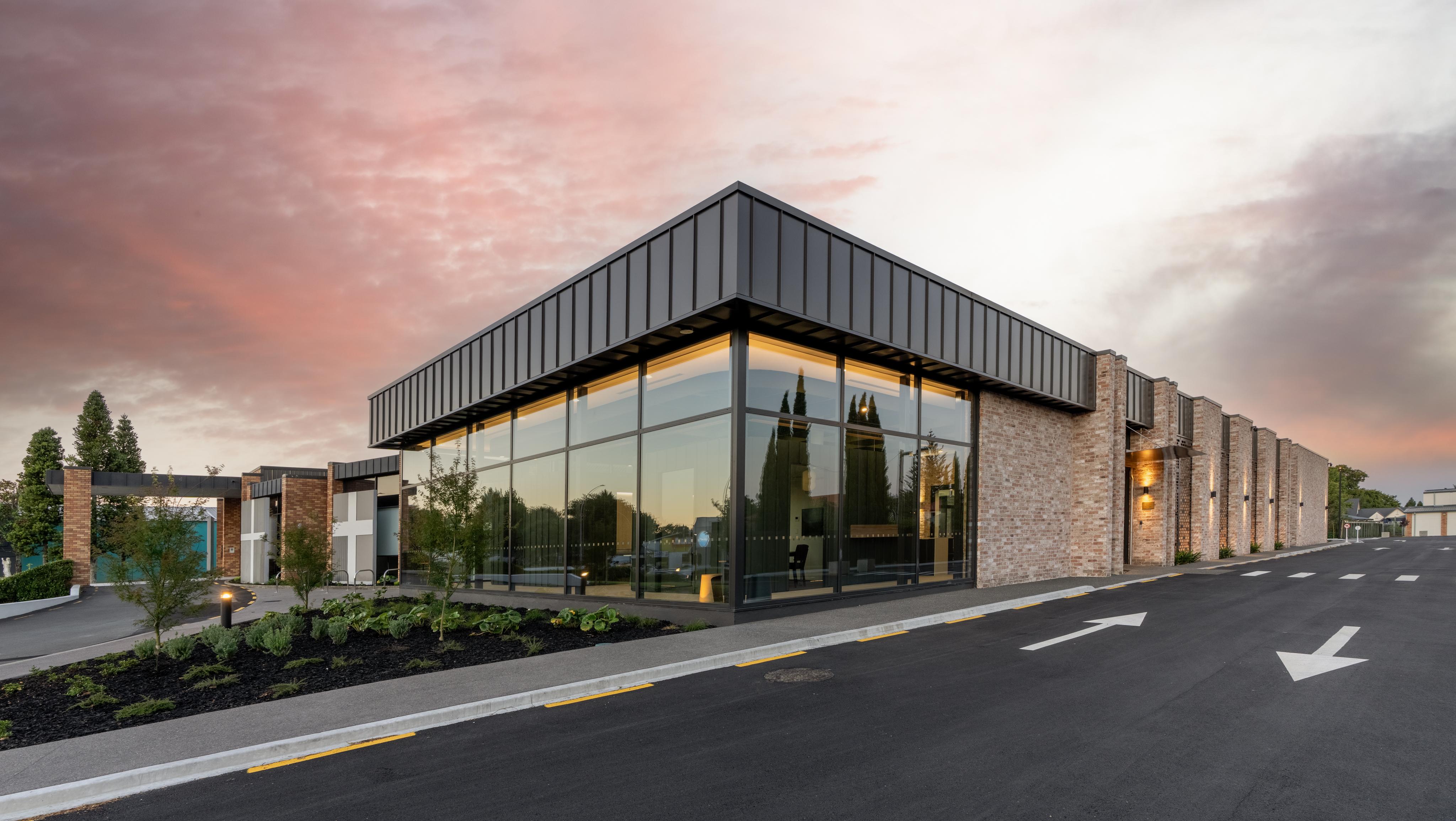 Cathedral Hall HERO Conrad Blind PictureShow 01 v4