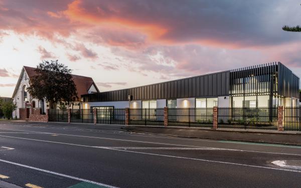 Chanel Centre Clyde Street Conrad Blind PictureShow 01 v4