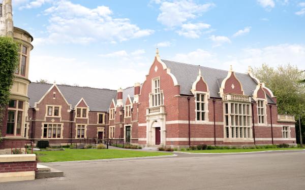 Lincoln Uni 1 copy